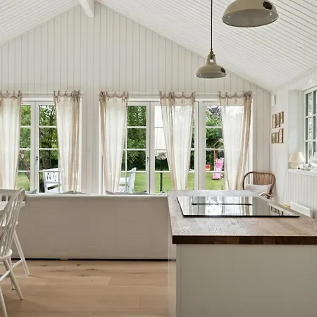 Wooden House With Relaxing Atmosphere Σπίτι διακοπών Yderby