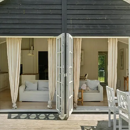 Wooden House With Relaxing Atmosphere * Yderby