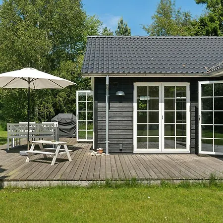 Wooden House With Relaxing Atmosphere * Yderby