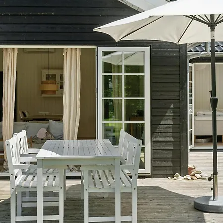 Wooden House With Relaxing Atmosphere Yderby